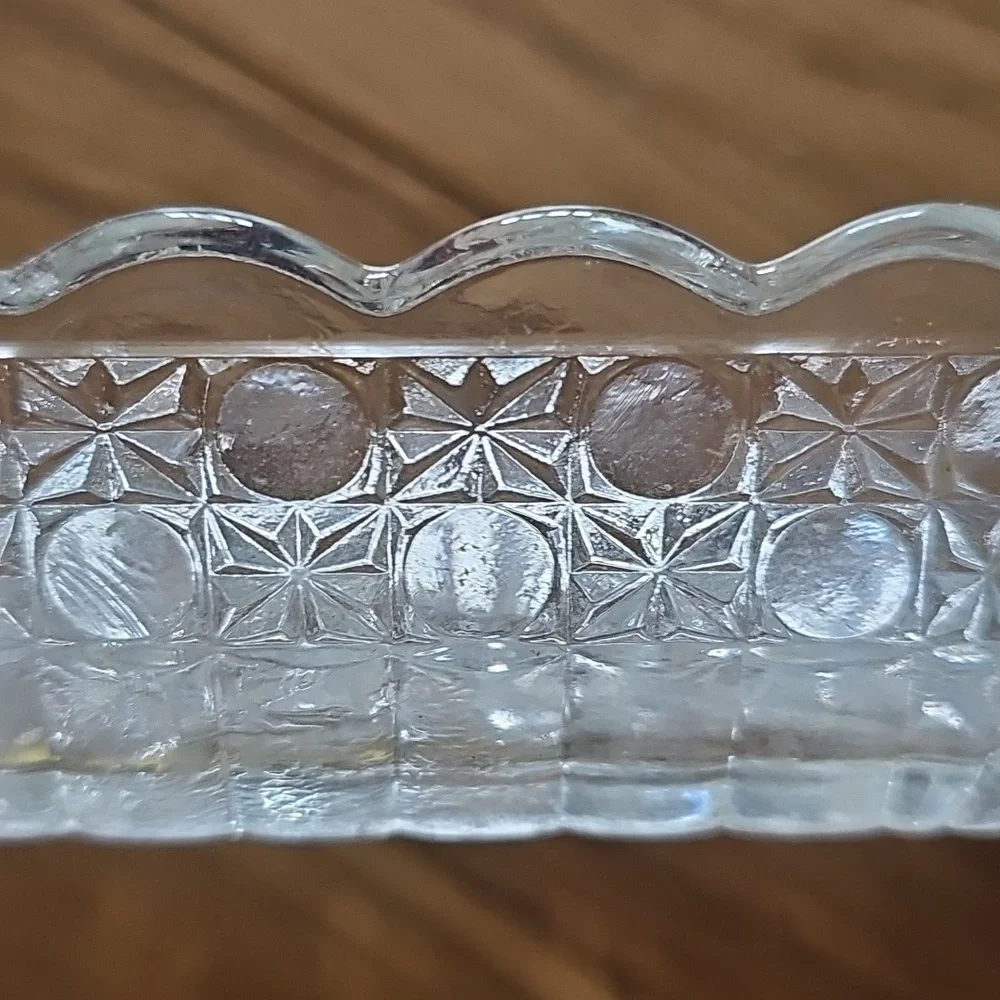 Avon Dish & Soaps Vintage Scalloped Crystal Soap Dish with 3 Lemon Soaps